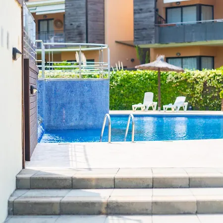 Apartament Charming Garden En 