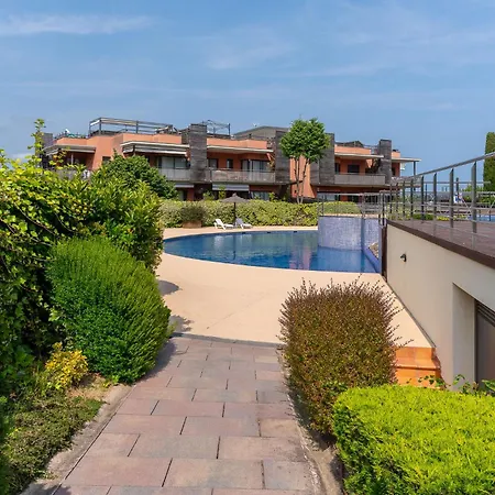 דירה Charming Garden En 