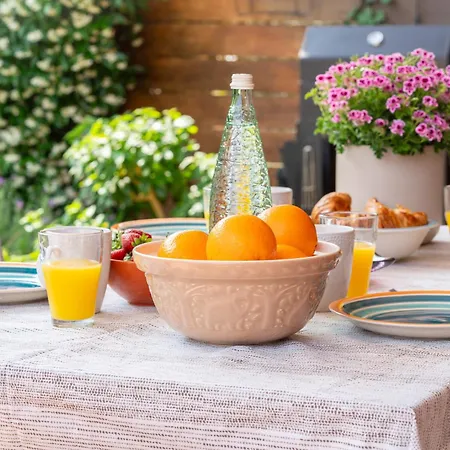 דירה Charming Garden En 