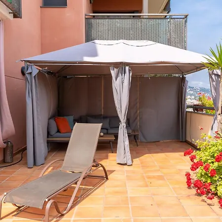 דירה Charming Garden En 