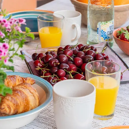 Apartament Charming Garden En 
