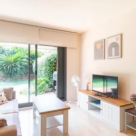 דירה Charming Garden En 